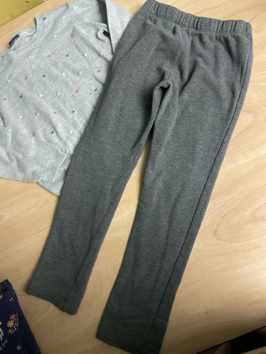 Kleiderpakete & -sets: Mädchen Set Pullover und Hose grau Gr. 110/116 – Gebraucht aus Obergerlafingen von cabo4 2