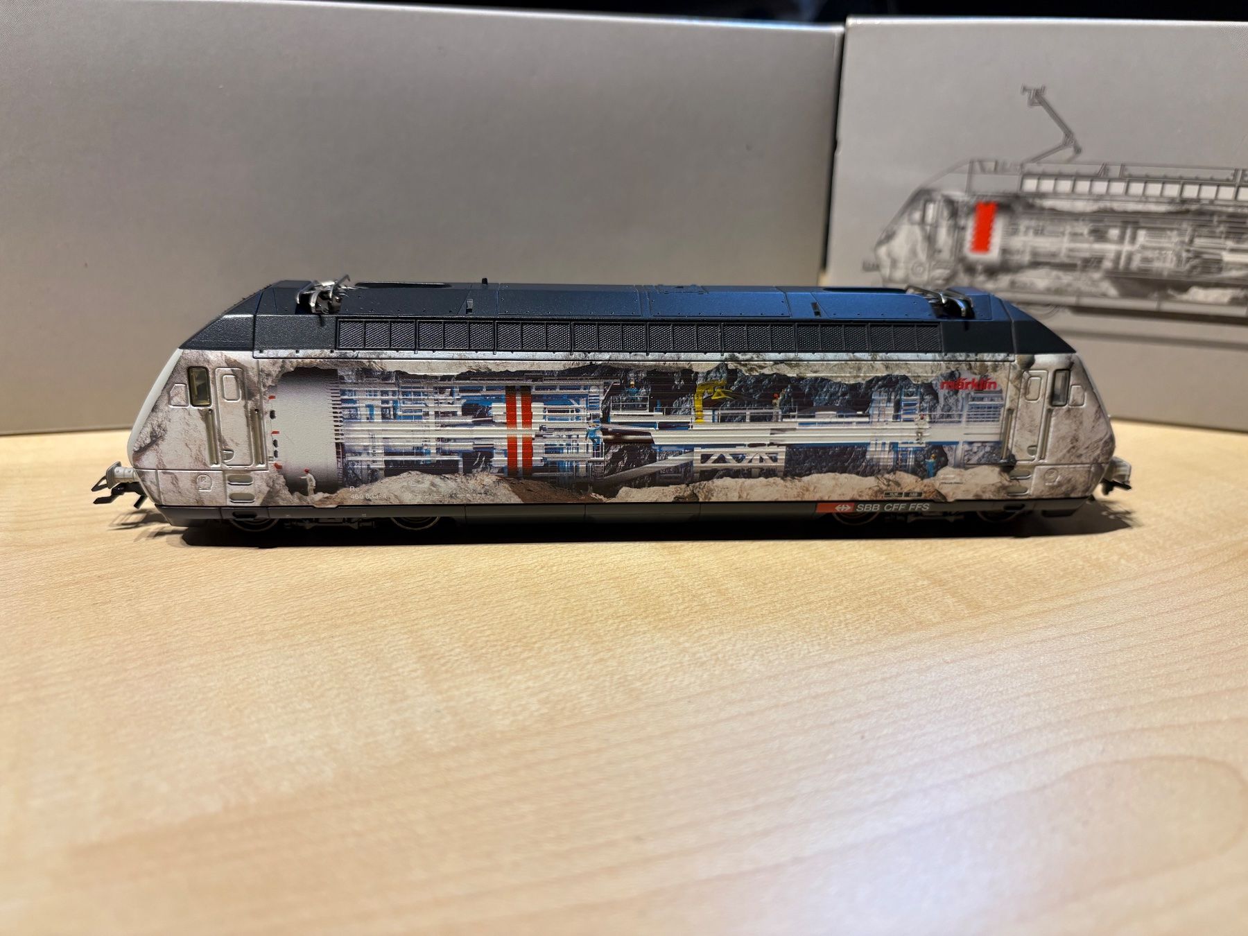 Märklin Modellini di ferrovie: Maerklin 39604 Re460 – Nuovo e nell'imballaggio originale da Corcelles Payerne venduto da Pierre66