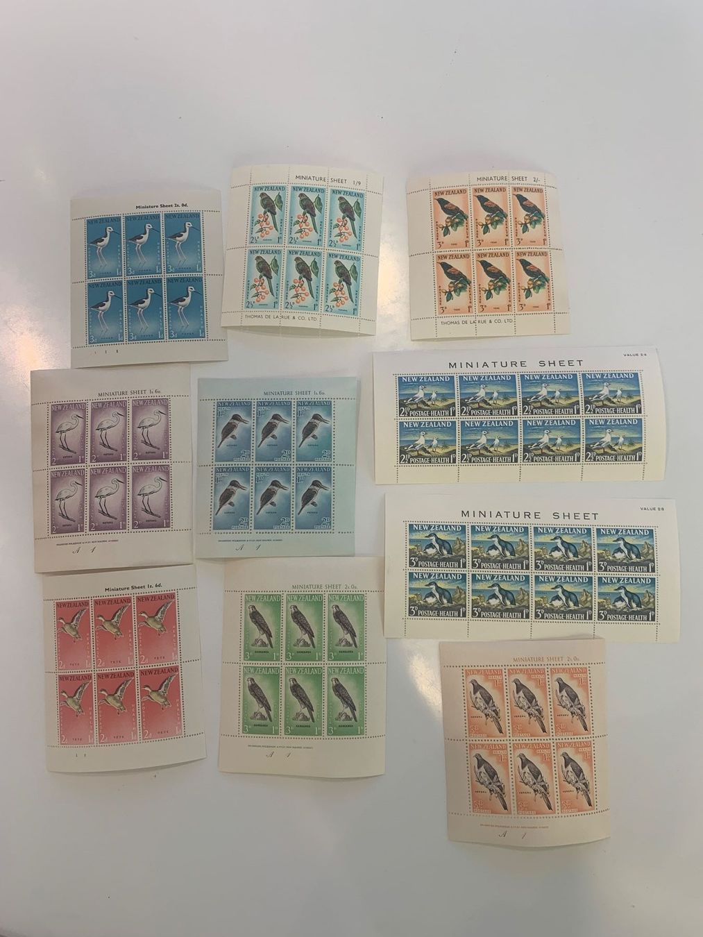 Tutti i francobolli: Kleinbogen mit VOGELMARKEN Neuseeland 10 STÜCK – Usato da Winterthur venduto da SchatzchischtliWinti