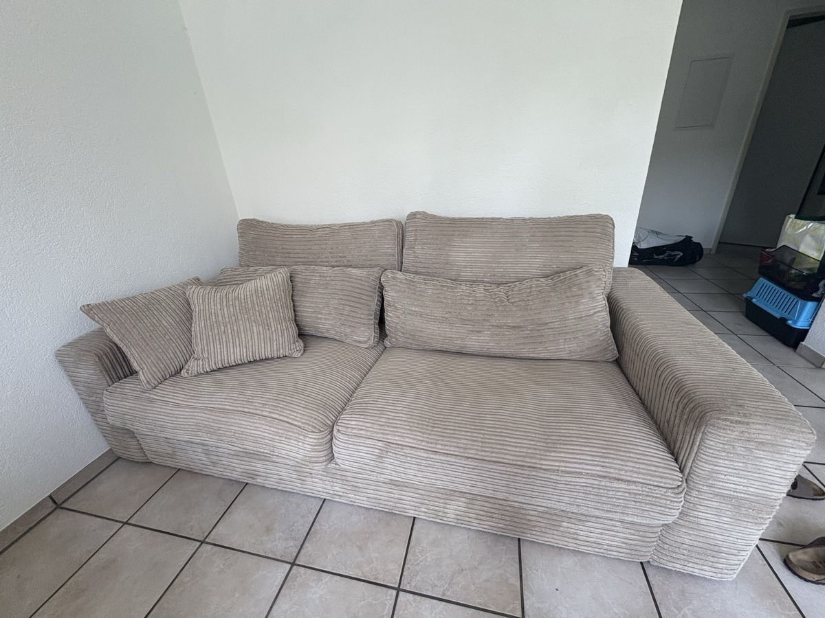 Sofas: Comfy Corduroy Sofa   – D'occasion à Lüscherz par ine_rdx7 1