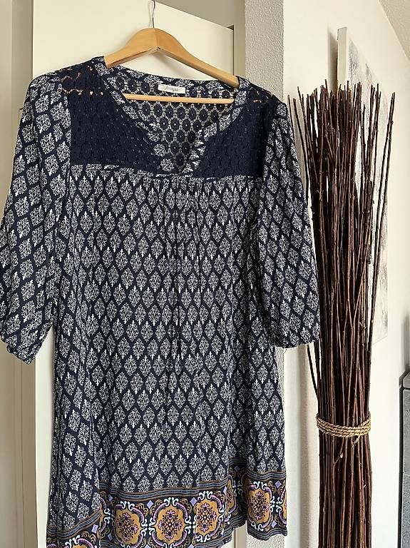 Kleider: Robe - taille M – Gebraucht aus Etoy von mbf_29cl
