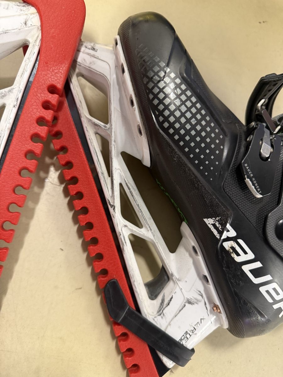 Bauer Pattini da ghiaccio: Bauer Konekt Goalieschlittschuh – Usato da Pfyn venduto da thi_rs87 5