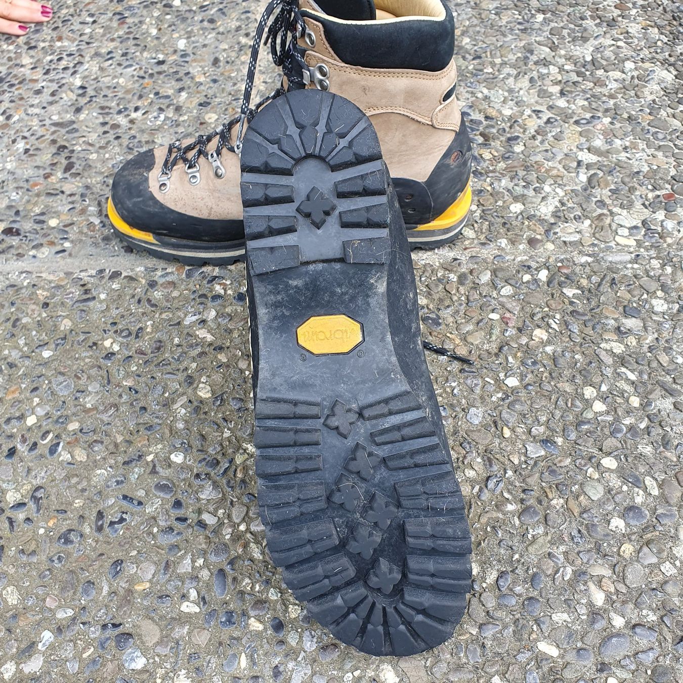 Scarpe da uomo: Bergschuh – Usato da Ittigen venduto da jea_285k 2