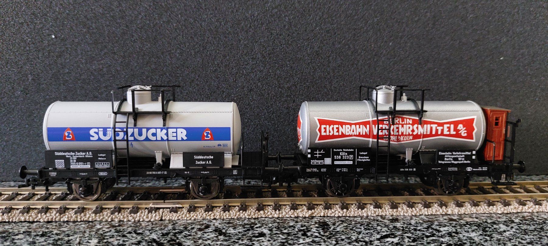 Fleischmann Trains électriques: Fleischmann - Kessel-/Tankwagen - Set 4-teilig – Neuf (Voir description) à Rotkreuz par MOBAHN-1zu87 4