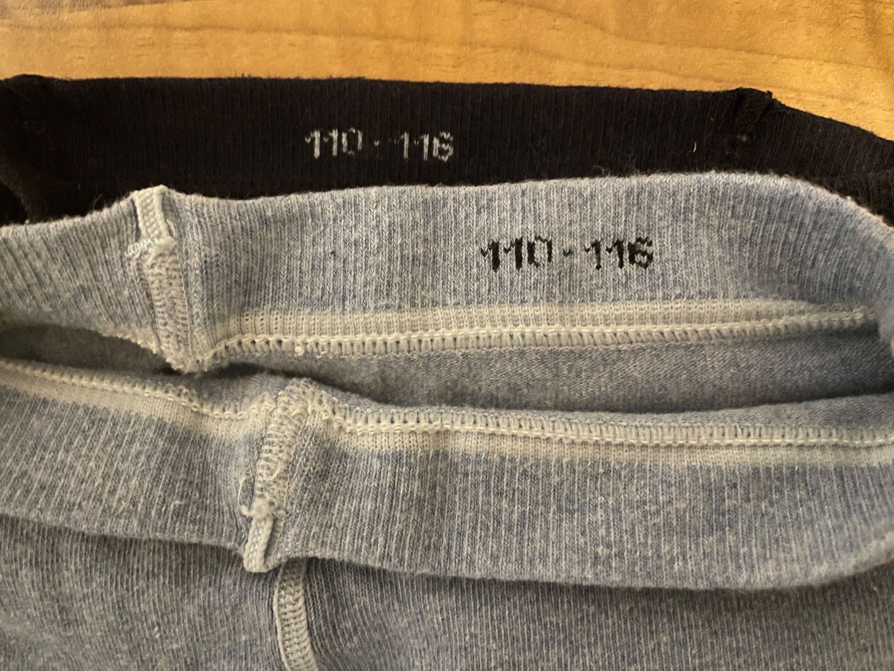 Strumpfhosen & Leggings: 2er Set Strumpfhosen Grösse 110-116 – Gebraucht aus Goldswil von Fisel 4