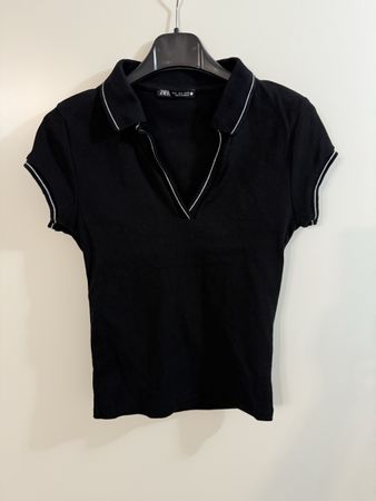 Schickes Zara Poloshirt, schwarz mit weissen Details, S
