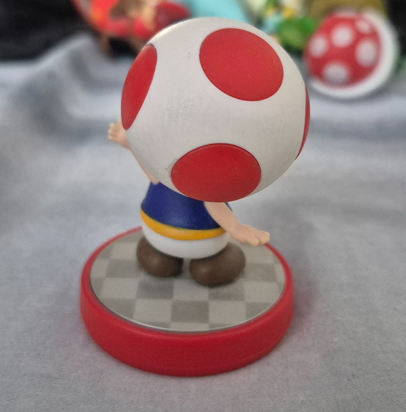 Nintendo Figurines: TOAD AMIIBO FIGURINE NINTENDO COLLECTION FIGURE MARIO – D'occasion à Grand-Lancy par luc111 1