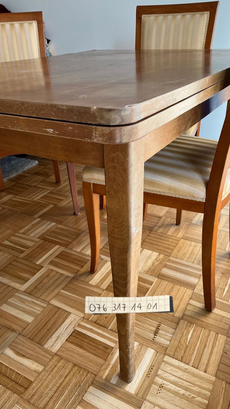Set di tavolo e panche: Esstisch inklusive 4 Stühle – Usato da Worben venduto da rahel.bloch 1