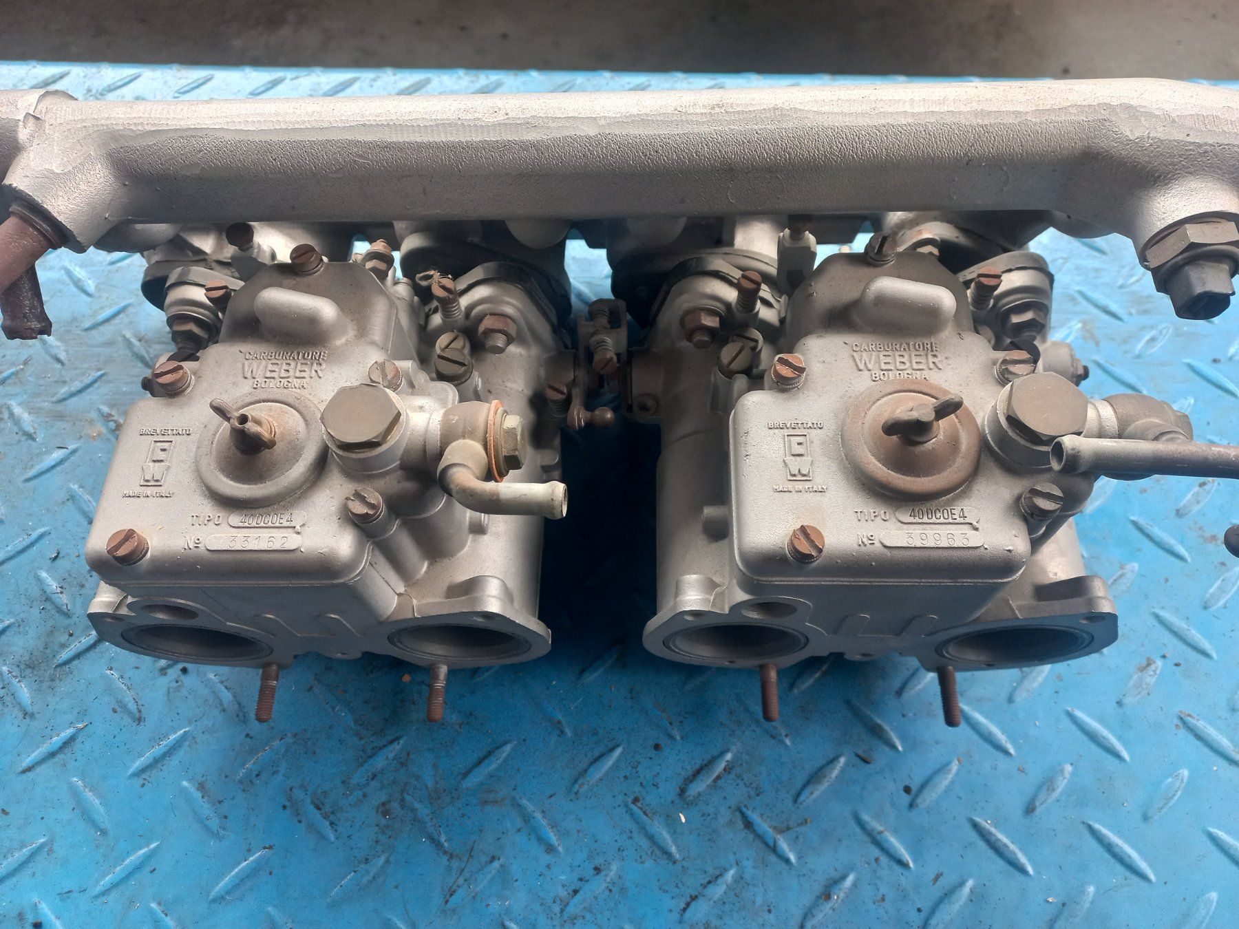 Tutti pezzi di ricambio auto: Oldtimer Vergaser / Doppelvergaser - Anlage WEBER 40DCOE4 – Usato da CH - DULLIKEN venduto da classiccarpartsstore