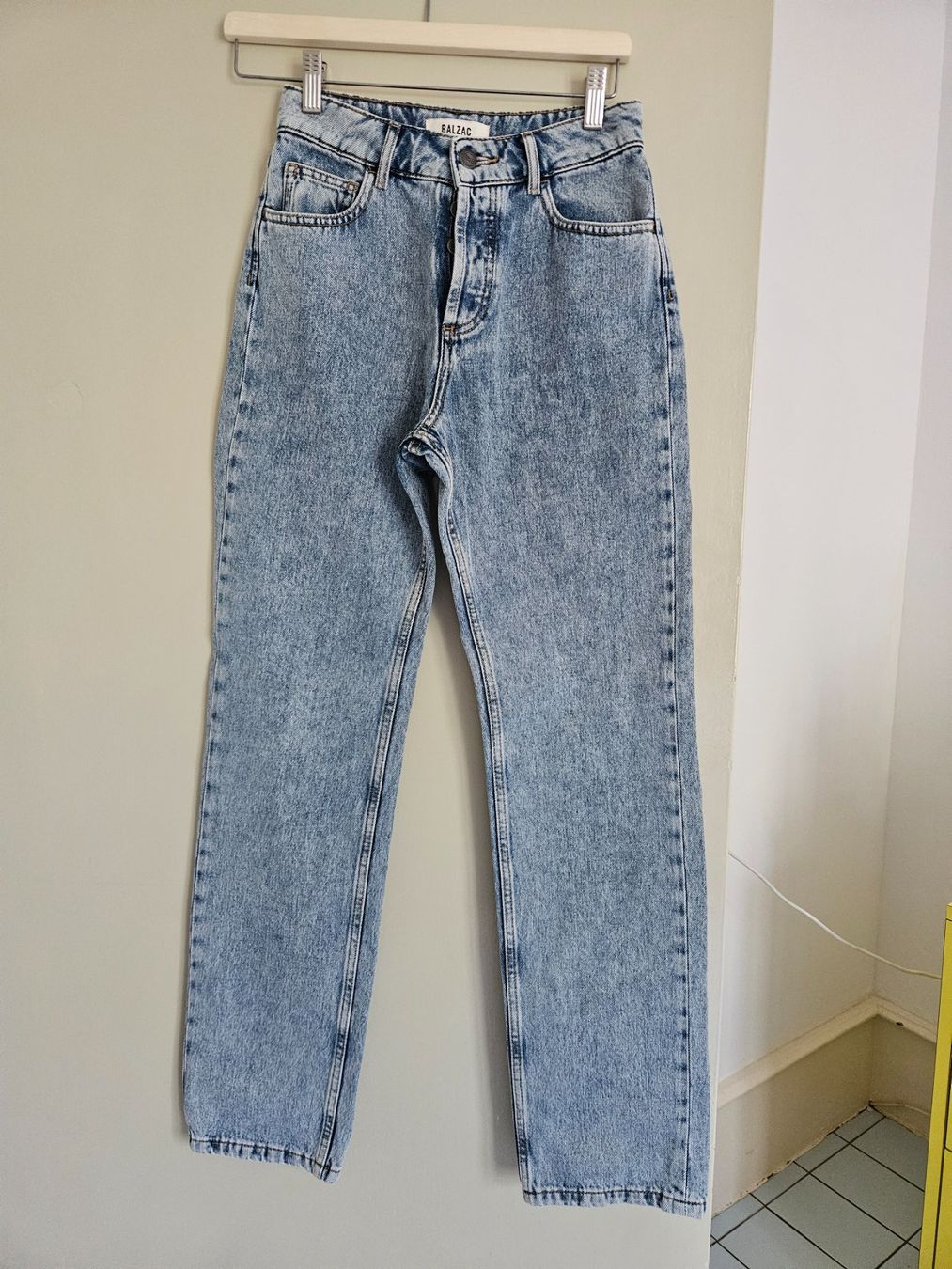 Jeans: BALZAC PARIS Jeans Damen, W25/L26 – Nuovo (secondo la descrizione) da Basel venduto da izz_m9db