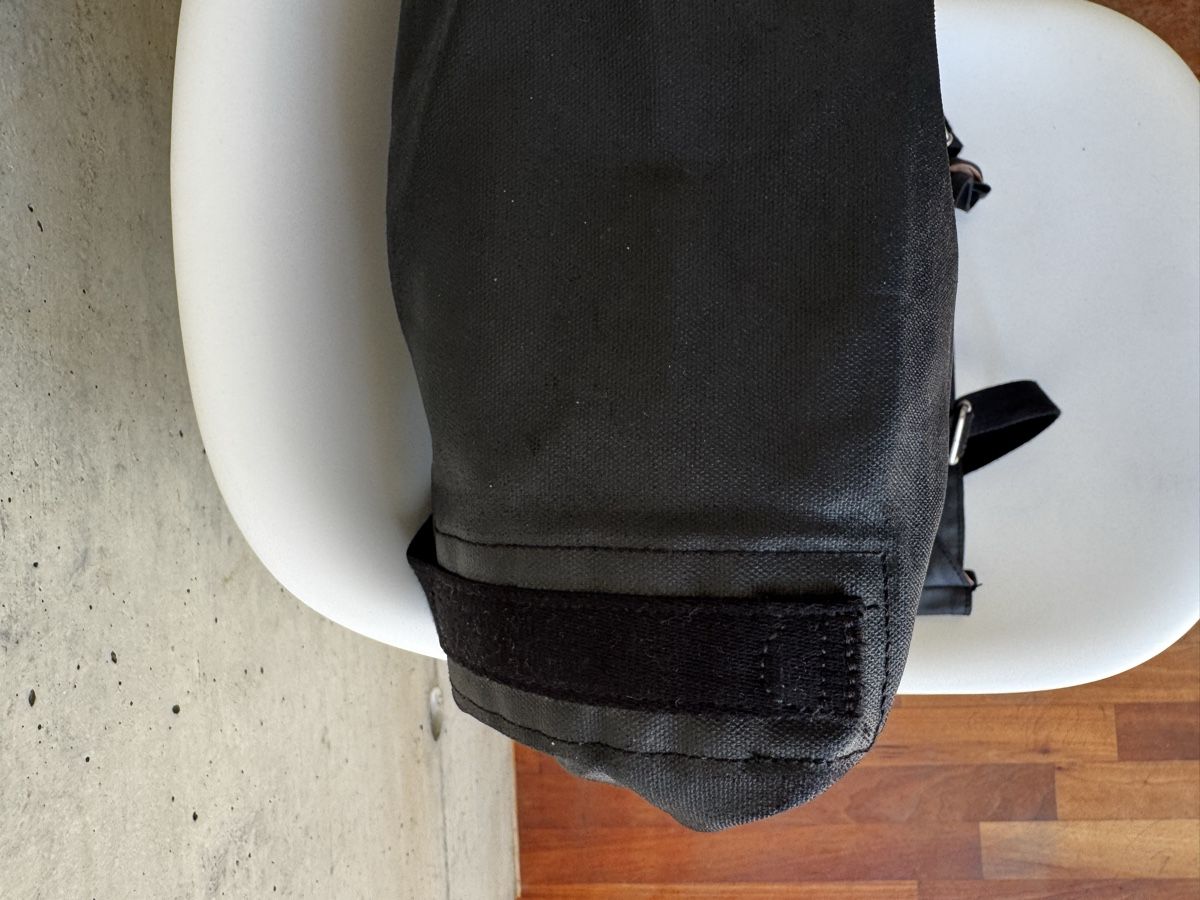 Qwstion Zaini: QWSTION Roll Pack Rolltop Rucksack Schwarz | Laptopfach – Usato da Küttigen venduto da nomad_ 9