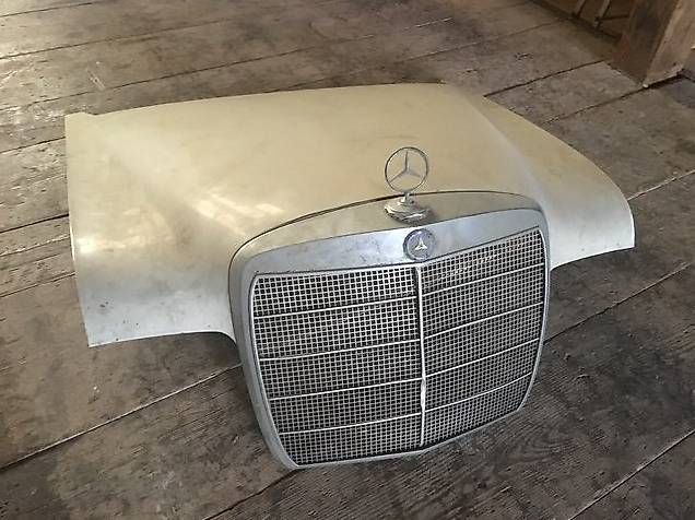 Tutti pezzi di ricambio auto: Mercedes Benz Motorhaube – Usato da Richterswil venduto da inf_sk7m