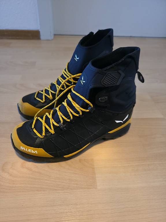 Scarpe da uomo: Salewa Ortles Light Mid Powertex – Usato da Neuchâtel venduto da Vito-rocco