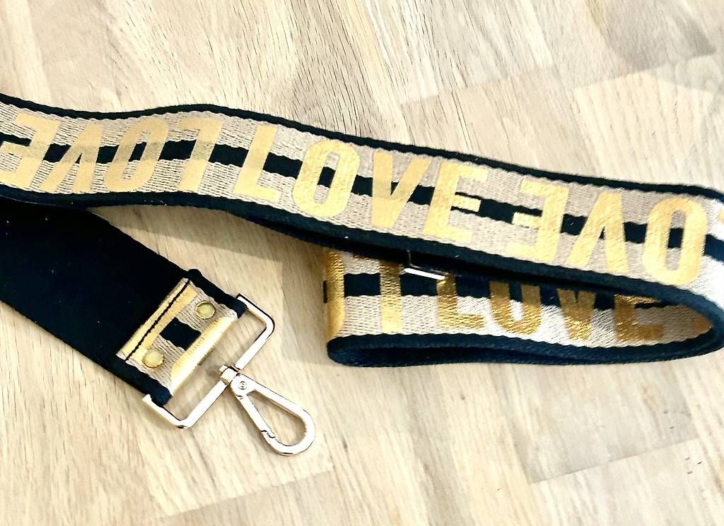 Altro in  Abbigliamento & Accessori: Origineller Taschenhenkel – Usato da Siebnen venduto da Corina2026 1