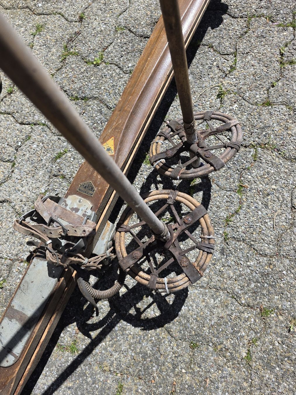 Skis: Vintage Wooden Skis - – Gebraucht aus Hinwil von Ehretstock8 3