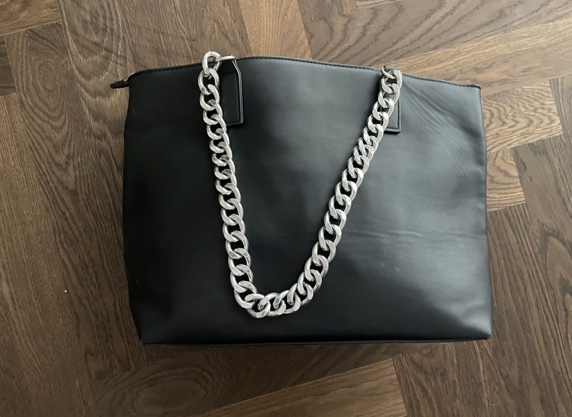 Borse da donna: Bershka Shopper mit Kette – Usato da Dübendorf venduto da mim_mj8k 1