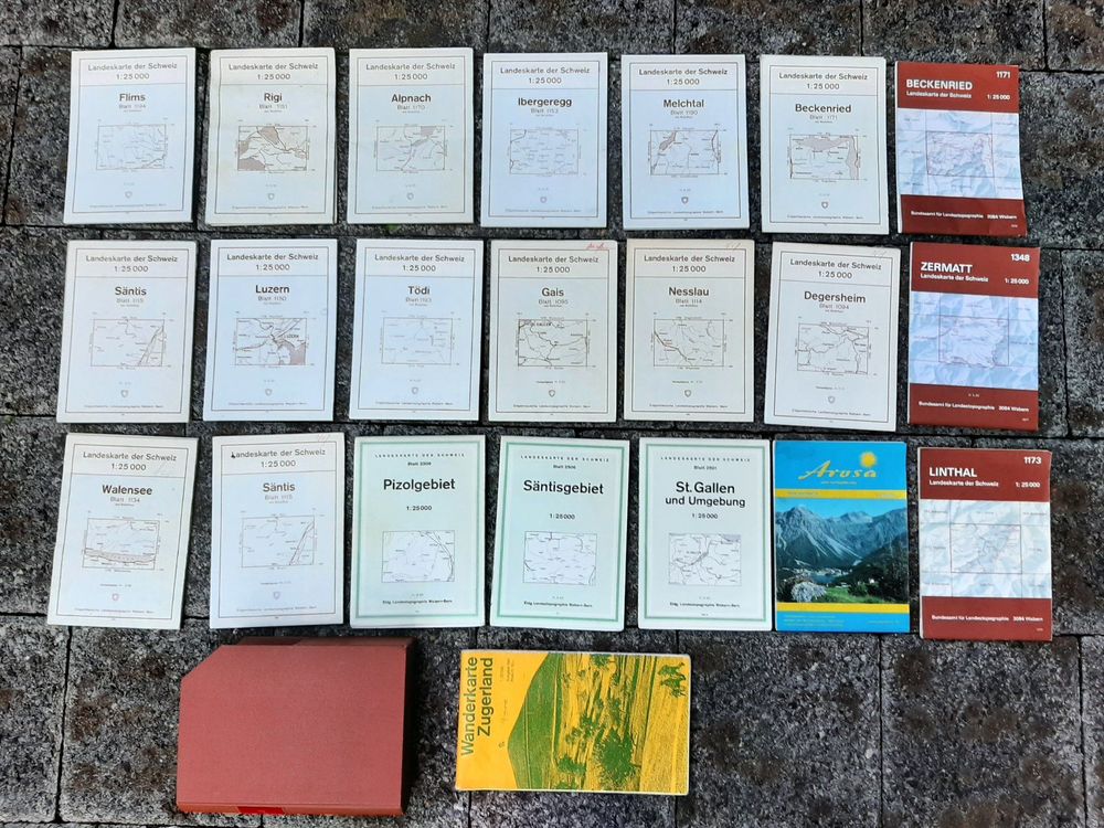 Lot Landkarten 1:25'000 / 22 Stück mit Kartonschuber | Kaufen auf Ricardo