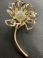 Broche vintage signé C Sarah en metal avec cristaux irisés