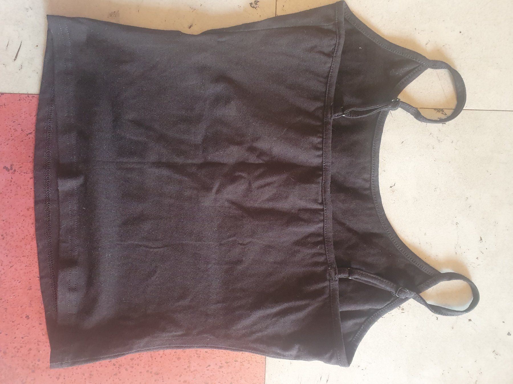 Top: Top schwarz – Usato da Moosseedorf venduto da Sonnenschein.. 3