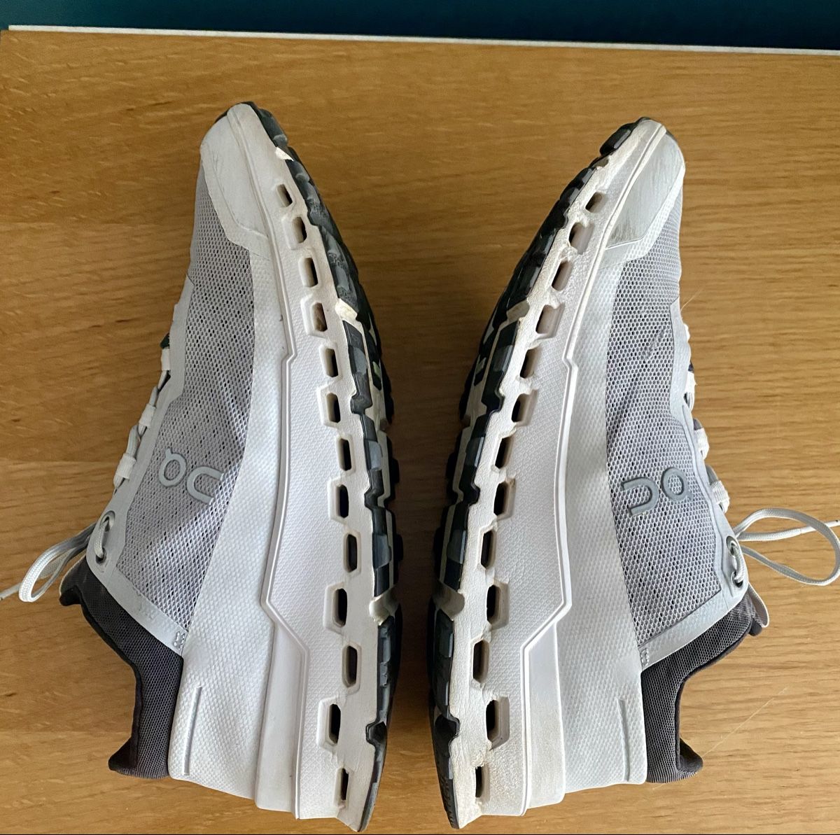 On Scarpe da uomo: Chaussures On Running gris taille 42 – Usato da Lausanne venduto da Lyl-ch 3