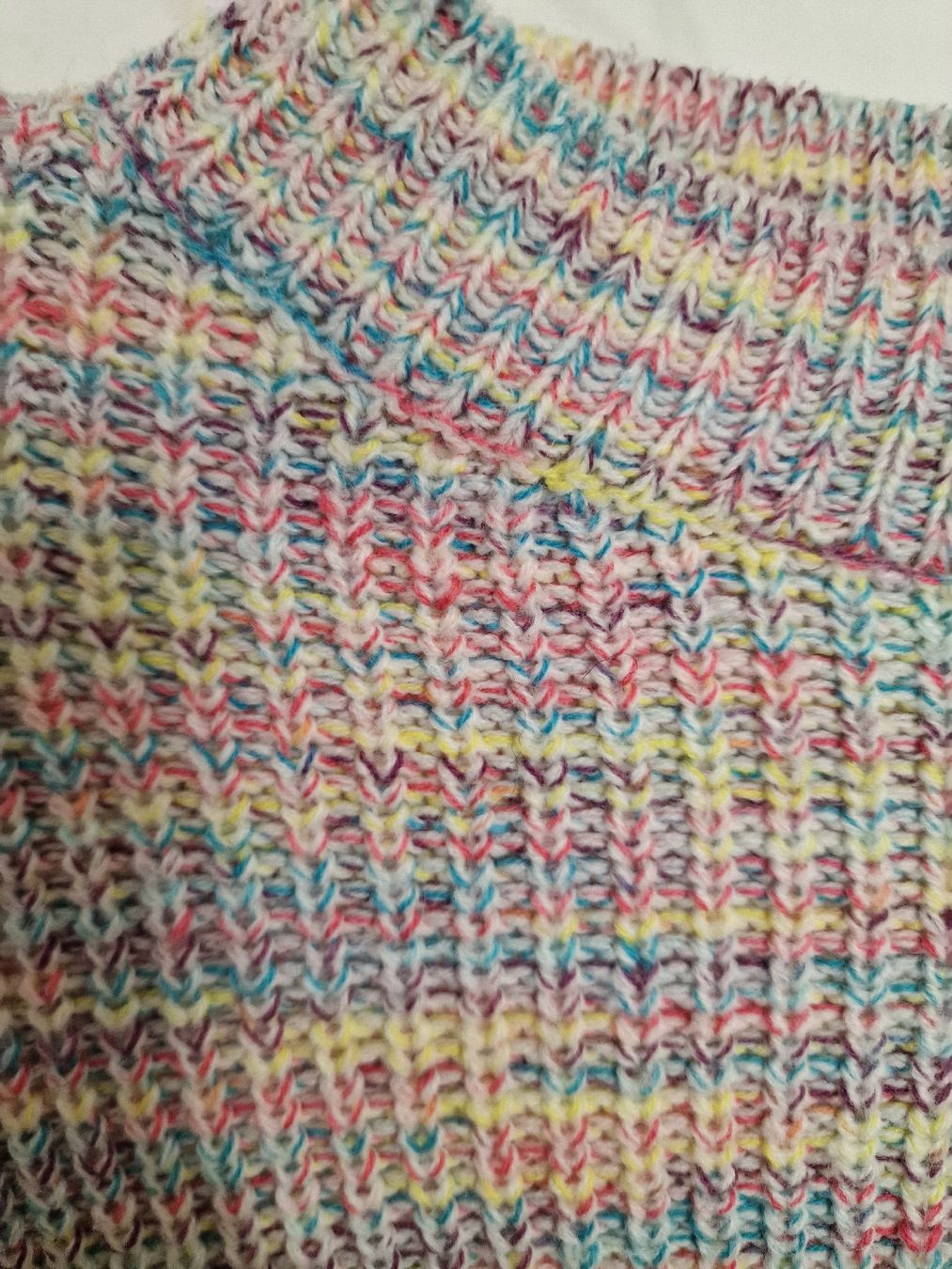 Pulls & Sweat-shirts: Pull multicolore Taille M – Neuf (Voir description) à Sion par Eimeon_ 1