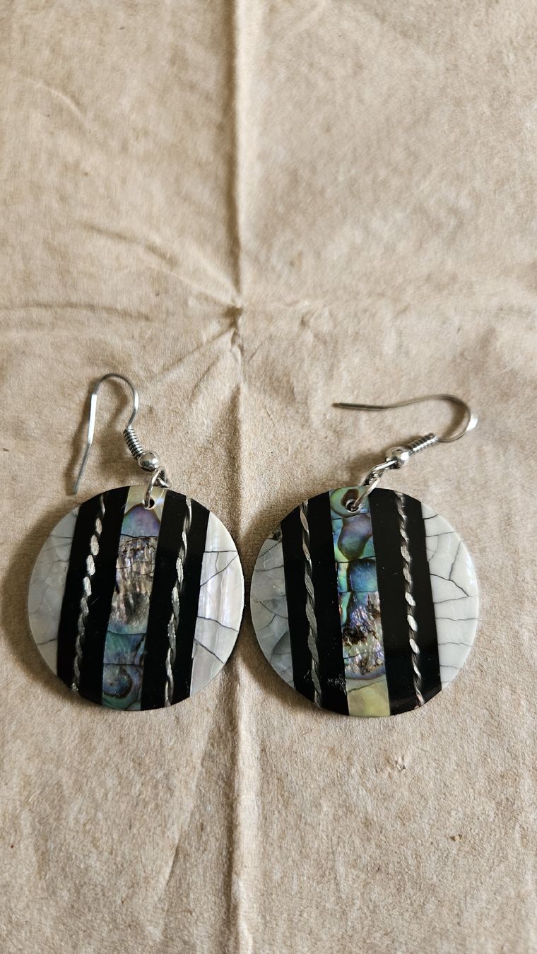 Orecchini pendenti & Orecchini a lobo: jolies boucles d'oreilles avec abalone. – Usato da Lausanne venduto da Angelite 1