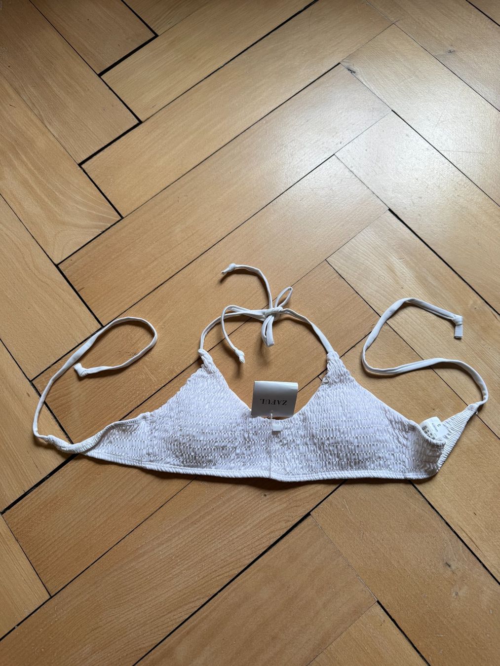 Zaful Badekleider & Bikinis: ZAFUL - Bikini Oberteil weiss S – Neu und originalverpackt aus Zürich von Diazaio