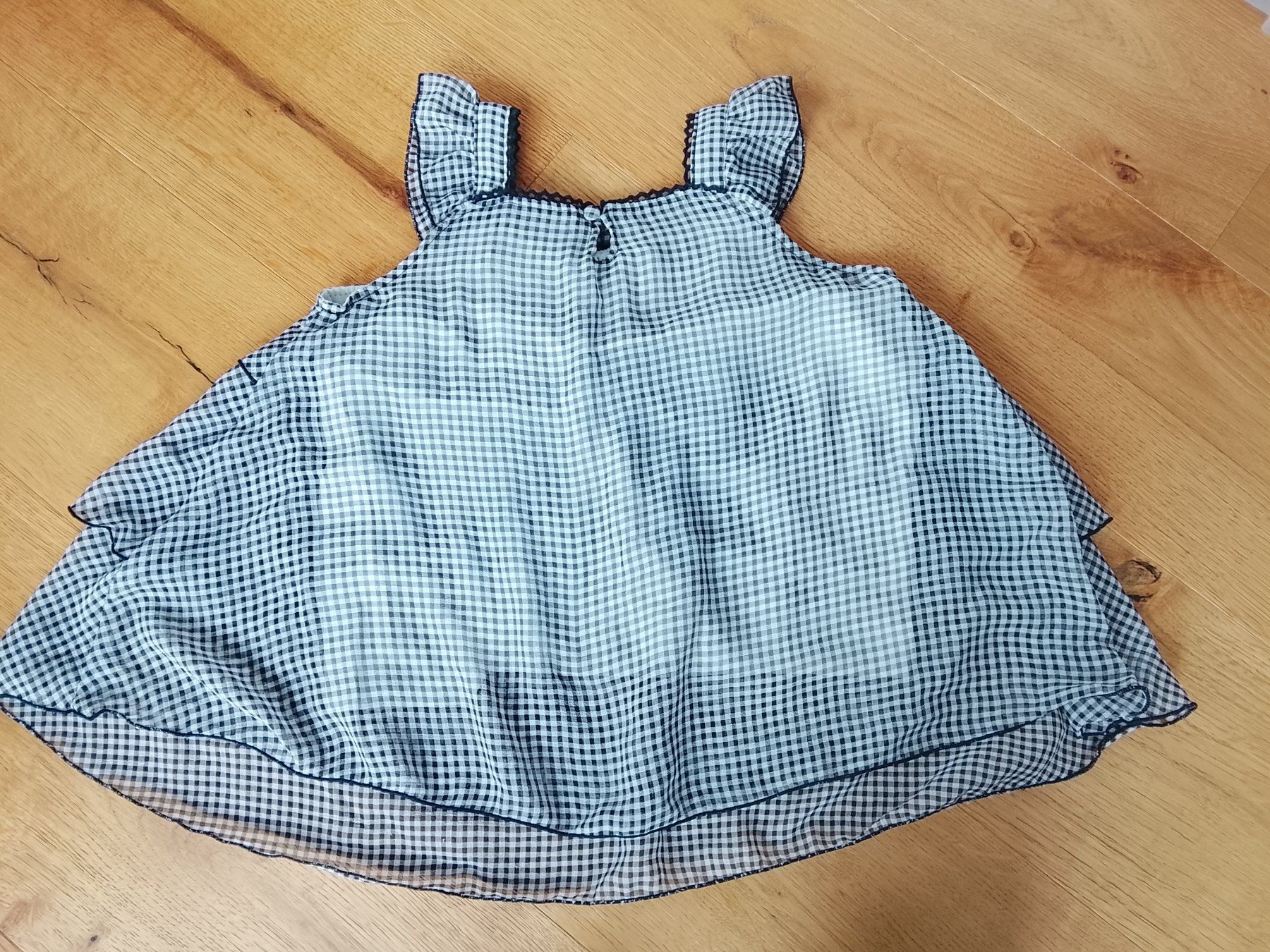 Camicette, T-shirt & Top: Oberteil 120 cm – Usato da St. Gallen venduto da Okonomyiaki 1