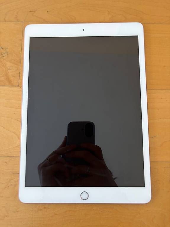 Tablet PC: iPad 8th generation  – Gebraucht aus Genève von Chek_ka 3