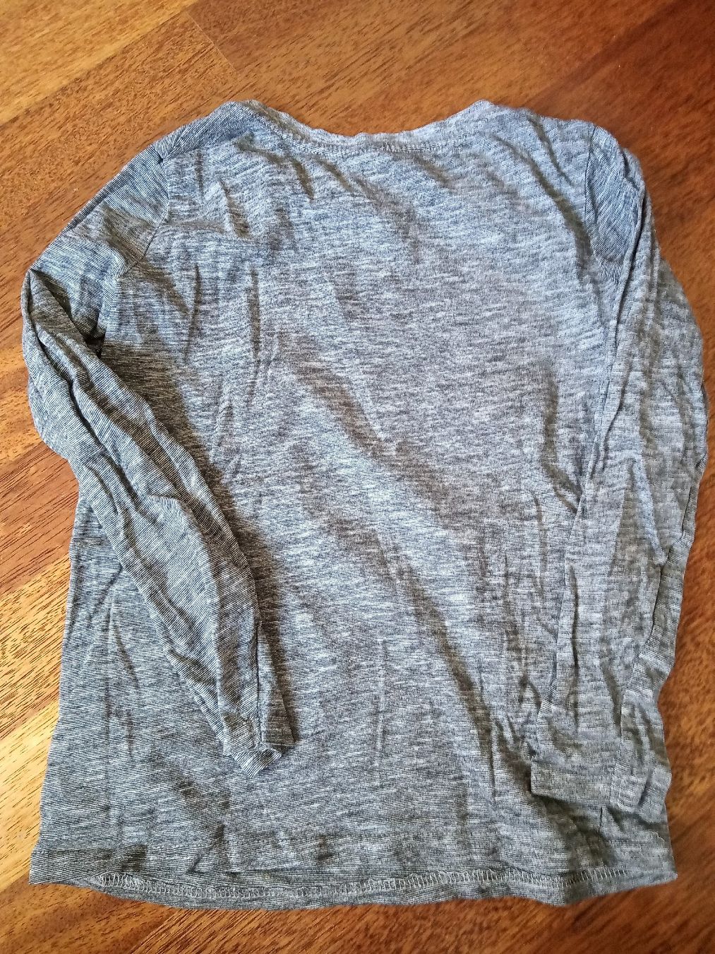 Maglioni & Felpe: Langarm Shirt Grösse 134/140 – Usato da Büren SO venduto da swelch 3