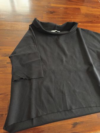 T-Shirt, SchwRz, Marke: Le Streghe. Grösse M. Viskose