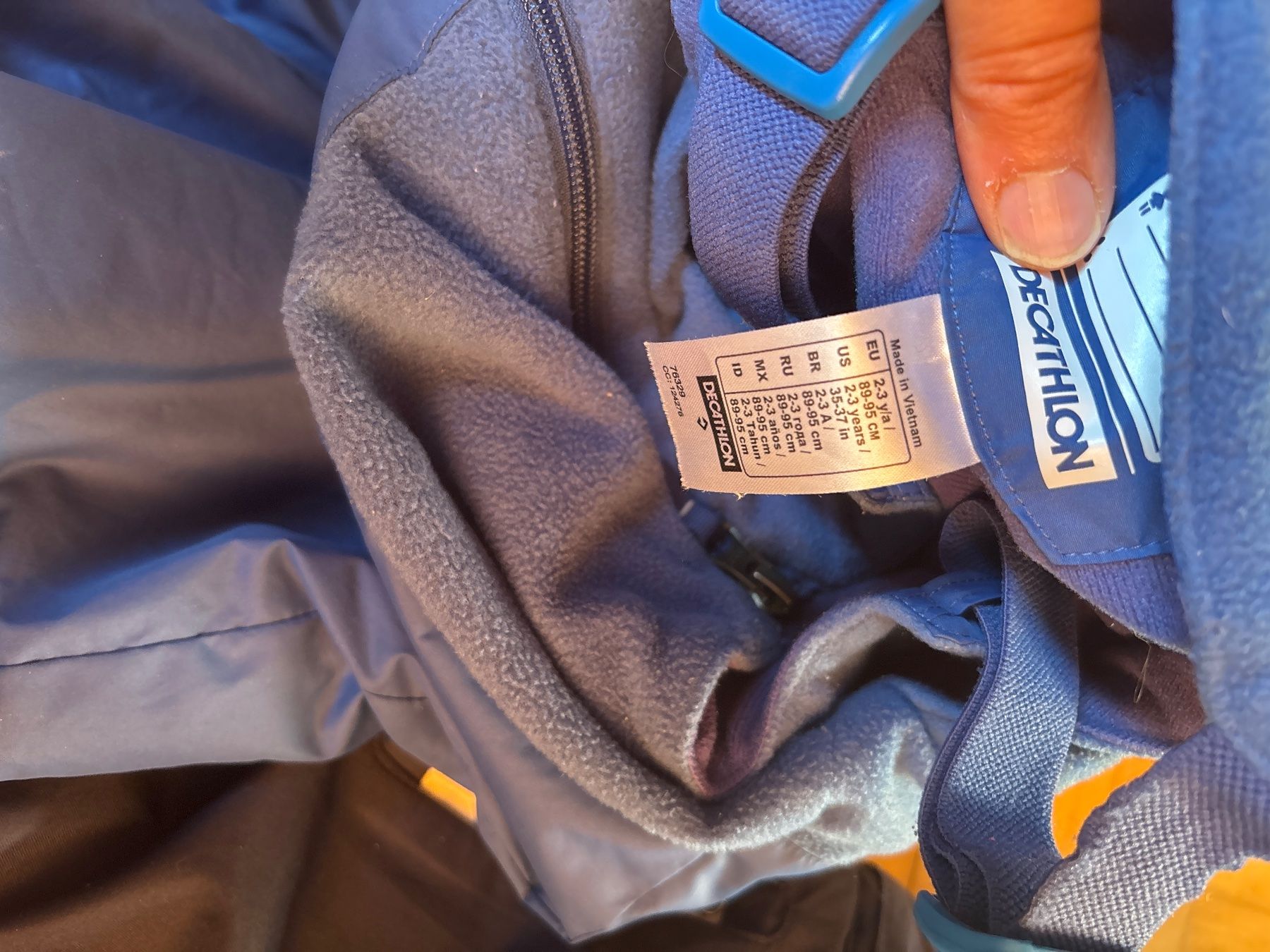Lots de vêtements: 3 Combinaison de ski  2-3 ans – D'occasion à Lajoux JU par plise 2