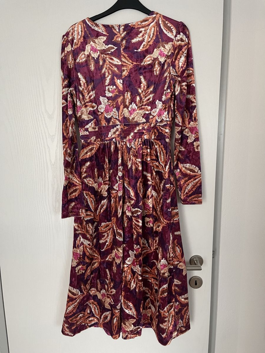 Shein Vestiti: Kleid S Lila Muster – Usato da Bremgarten AG venduto da arl_8nbf 2