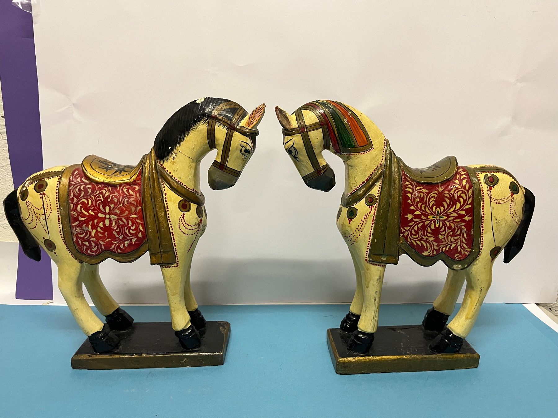 Statuette: Chevaux en bois asie – Usato da lausanne venduto da esploras 1