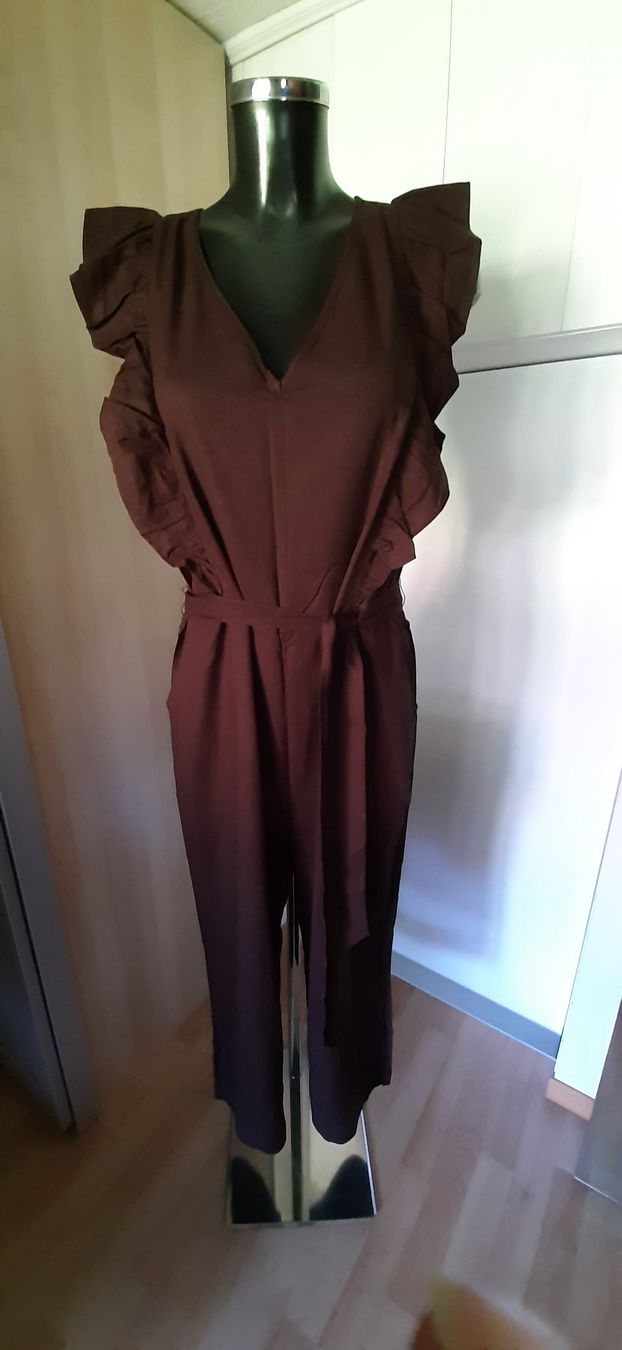 Tute: Cream Jumpsuit, Grösse 40, Schoko-Braun – Usato da Ibach venduto da kleineMythen