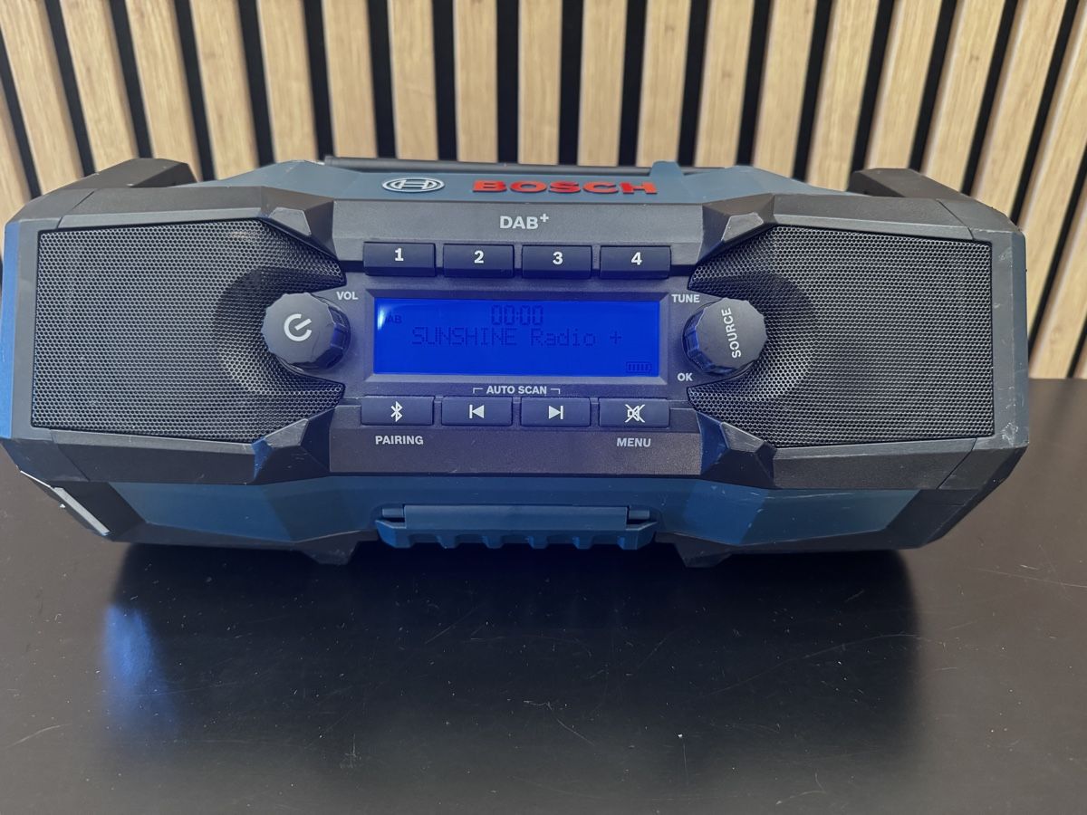 Bosch Radio: Bosch GPB 18V-2 SC Professional DAB+ Baustellenradio Heavy D – Usato da Basel venduto da bau_6tk8