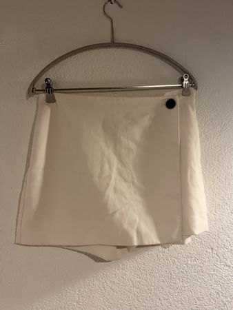 Mini-jupe-short H&M blanche élégante, taille 36, été ☀️ (56)