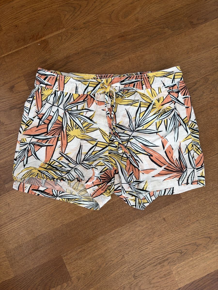 Pantaloni: Leinen Shorts – Usato da Luzern venduto da THINGS-11