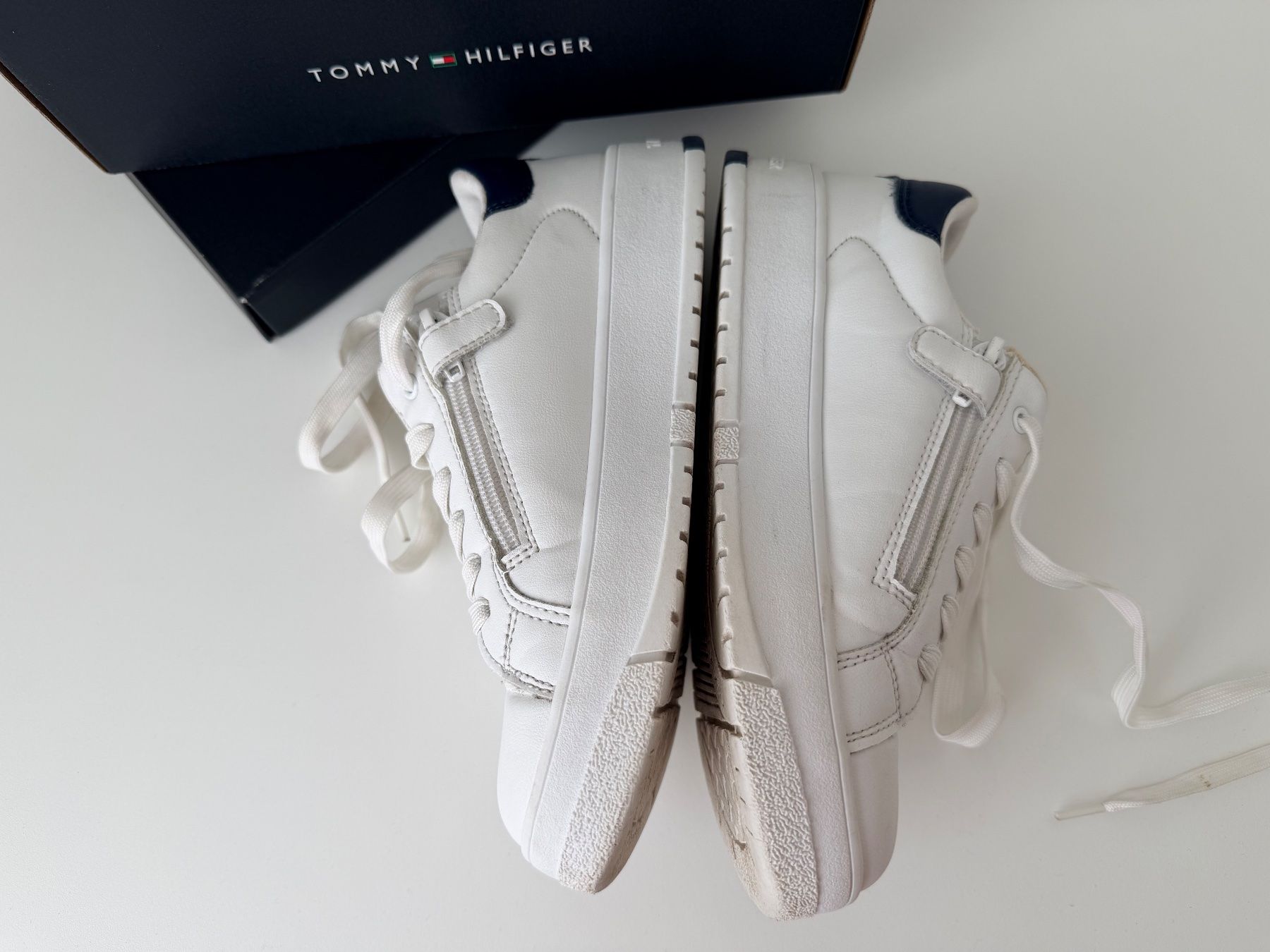 Tommy Hilfiger Scarpe per ragazzi: Tommy Hilfiger neuwertig Grösse 35 – Usato da Zürich venduto da asocaciu 5