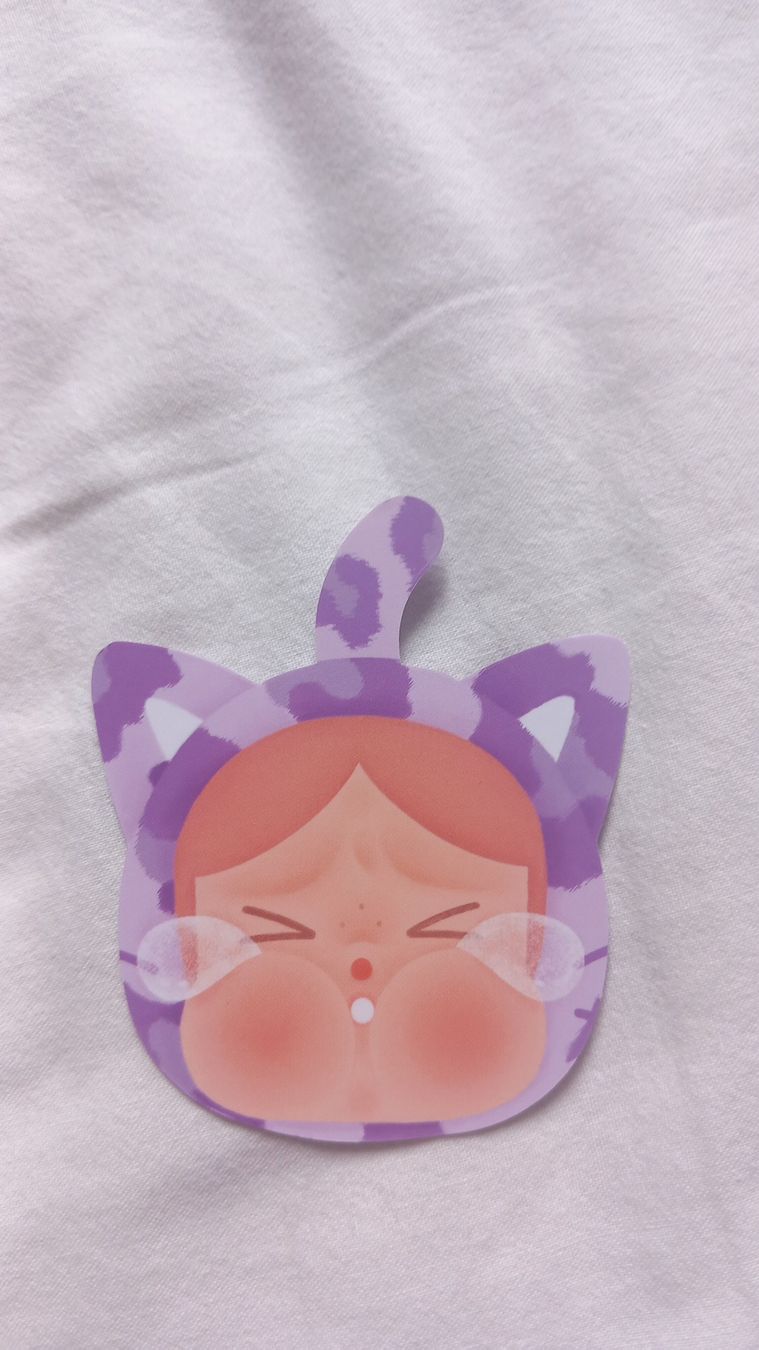 Pop Mart Figuren: Popmart Crybaby Neon Cutie – Gebraucht aus Bex von aud_cy2l 2