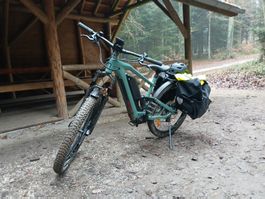 VTT electrique Moustache  Vert Taille M très bon état