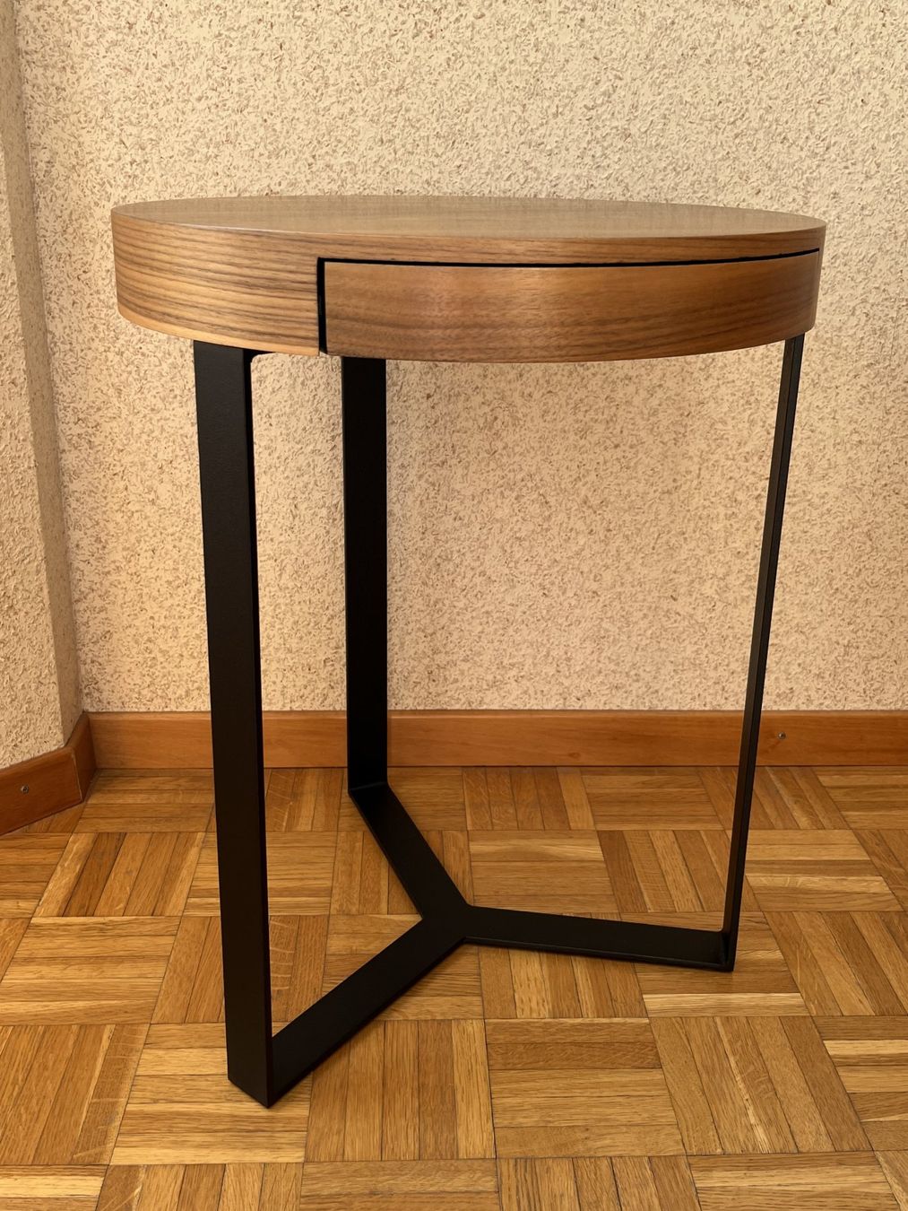Lambert Tavoli: Table d'appoint Lambert – Nuovo (secondo la descrizione) da Genève venduto da chipshark