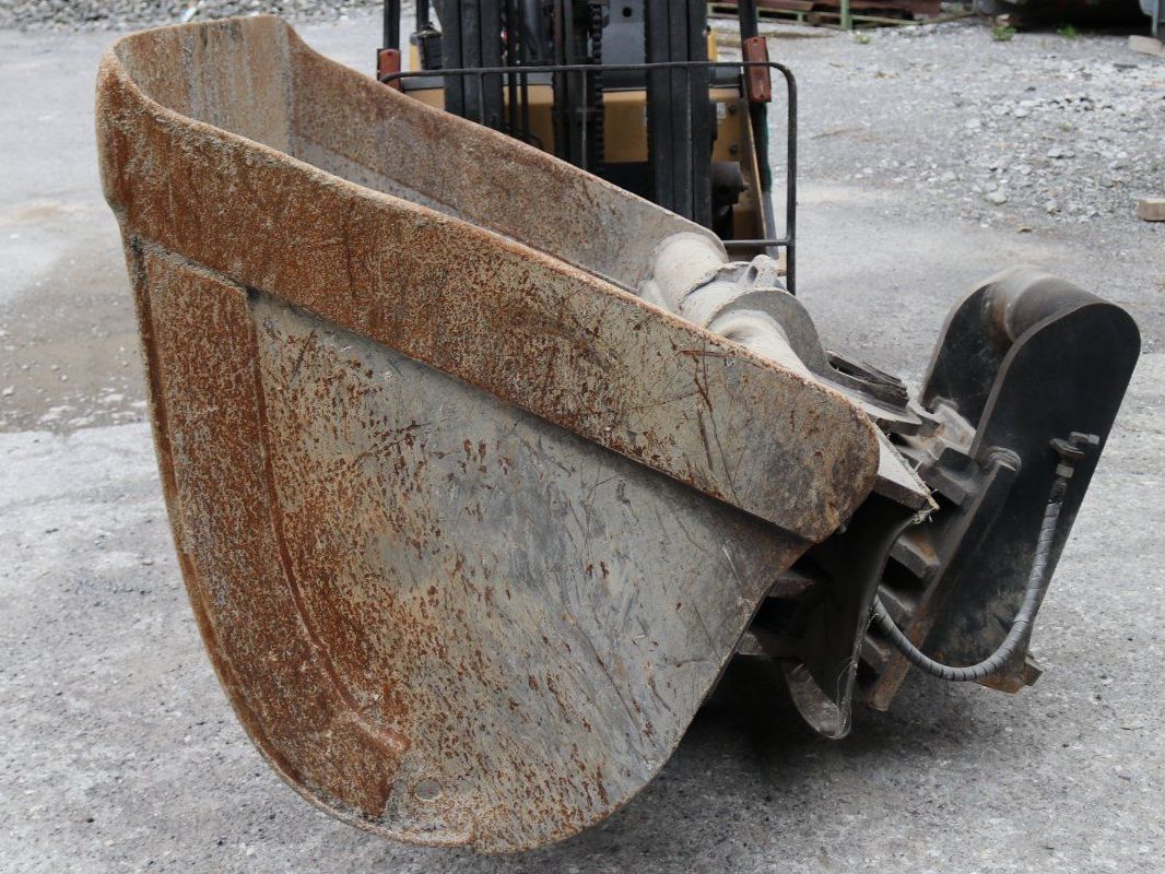 Accessoires tracteur, véhicule agricole: Schwenklöffel, 1600mm – D'occasion à Unteriberg par Konstibau 3