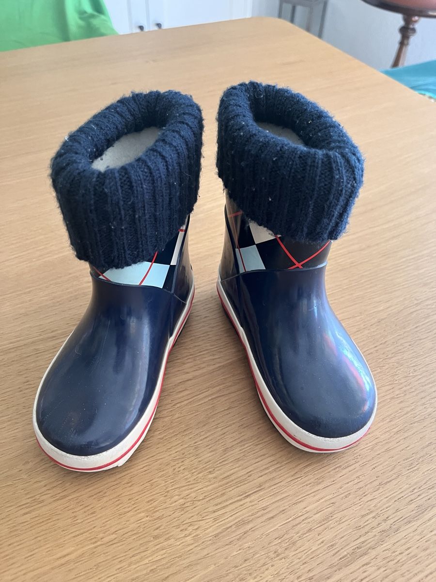 Scarpe per ragazzi: Kinder-Gummistiefel Grösse 30/31 – Usato da Wabern venduto da orn_d756