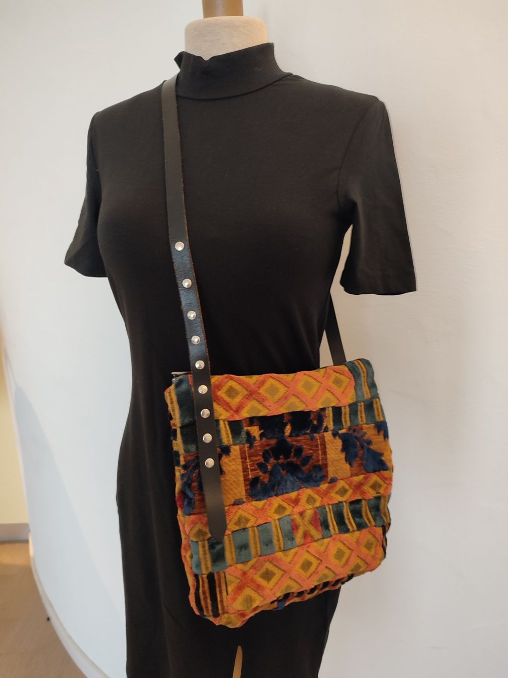Borse da donna: Spezieller  Tasche – Nuovo (secondo la descrizione) da Bellikon venduto da MellonCollieMitTwint