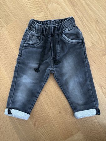Stylische Jeans Gr. 74