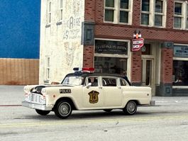 Checker Cab Police Kalamazoo Brekina H0 1/87 NEU