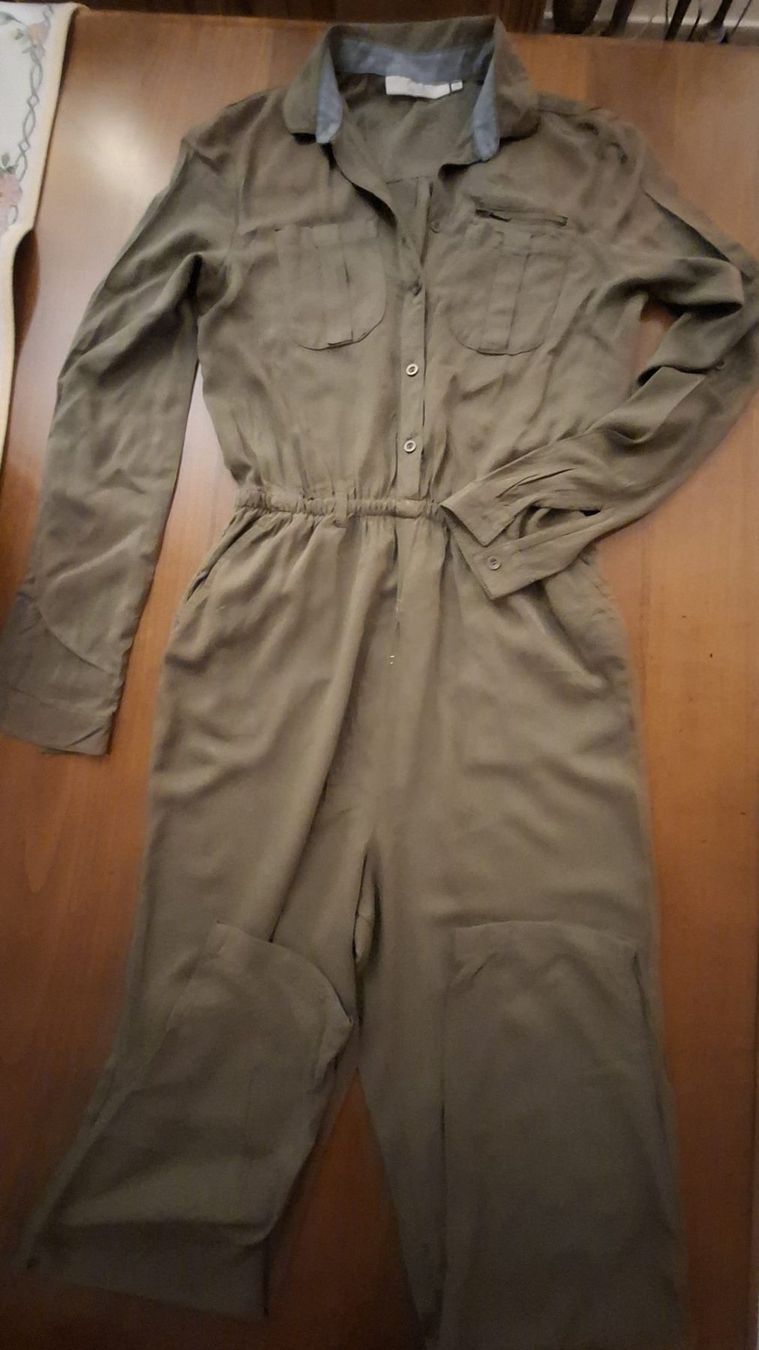 Jumpsuits: Chicer Overall Jumpsuit Clockhouse Gr. 34 khaki – Gebraucht aus Volketswil von ald_2x9b