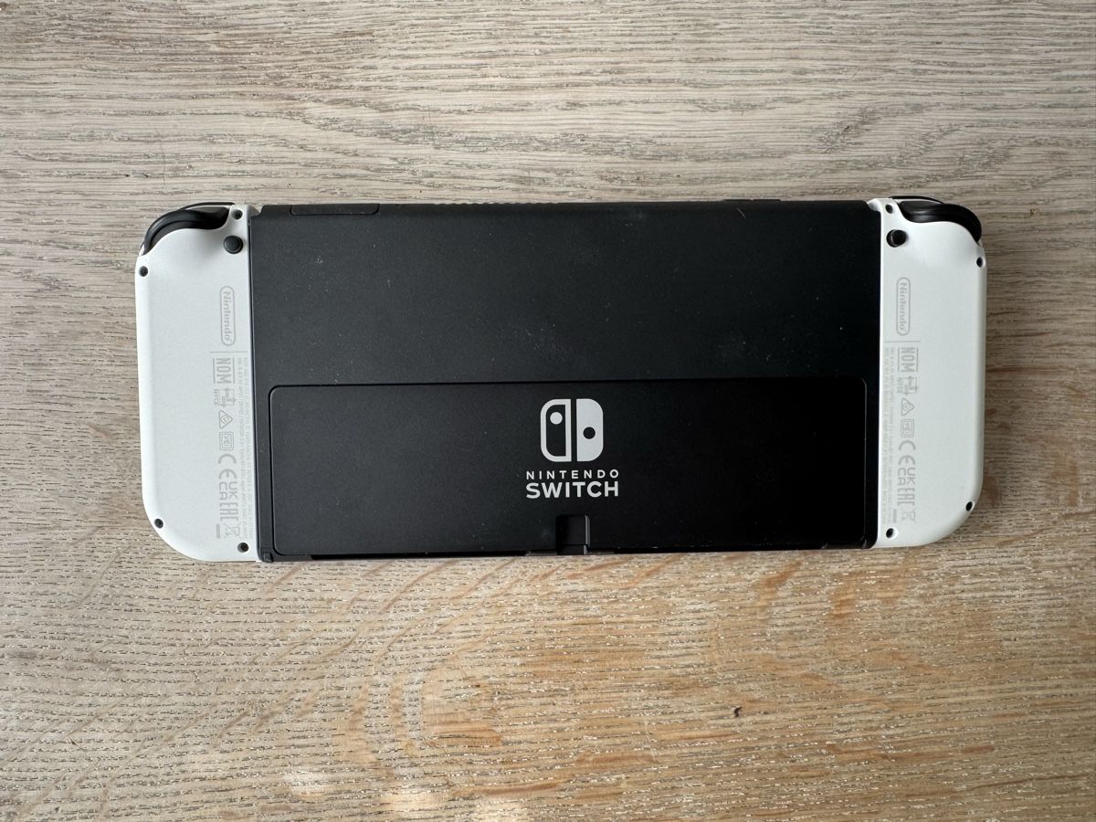 Nintendo Console: Nintendo Switch Oled Weiss mit Zubehör – Usato da Steinen venduto da SecondHandDream 3
