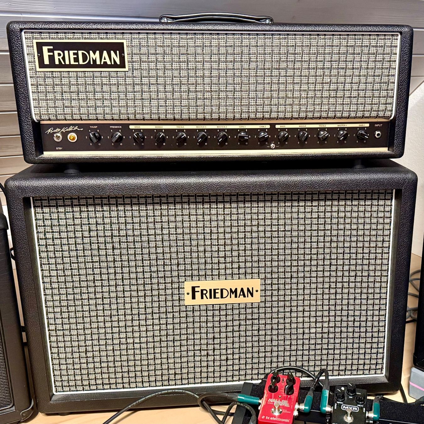 Friedman Amplificatori: FRIEDMAN BUTTERSLAX inkl. 2x12 Checkered Cab – Usato da Würenlos venduto da Boizzer